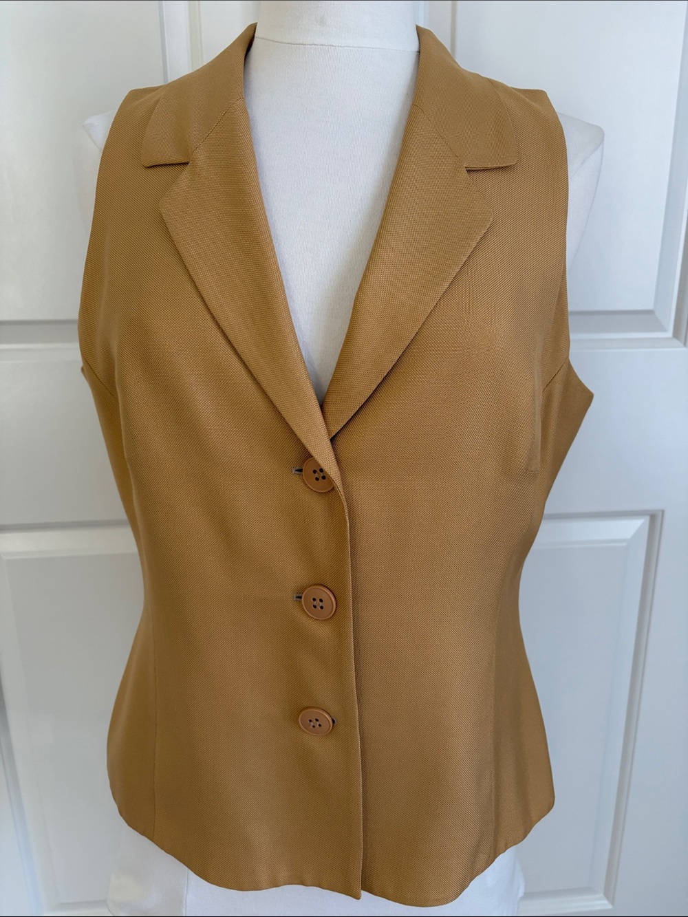 Tomaso Stefanelli Camel Button-Front Sleeveless Blazer Vest